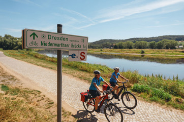 Der Elberadweg in Coswig bei Dresden in Sachsen, Foto: Tourismusverband Sächsische Schweiz, Felix Meyer