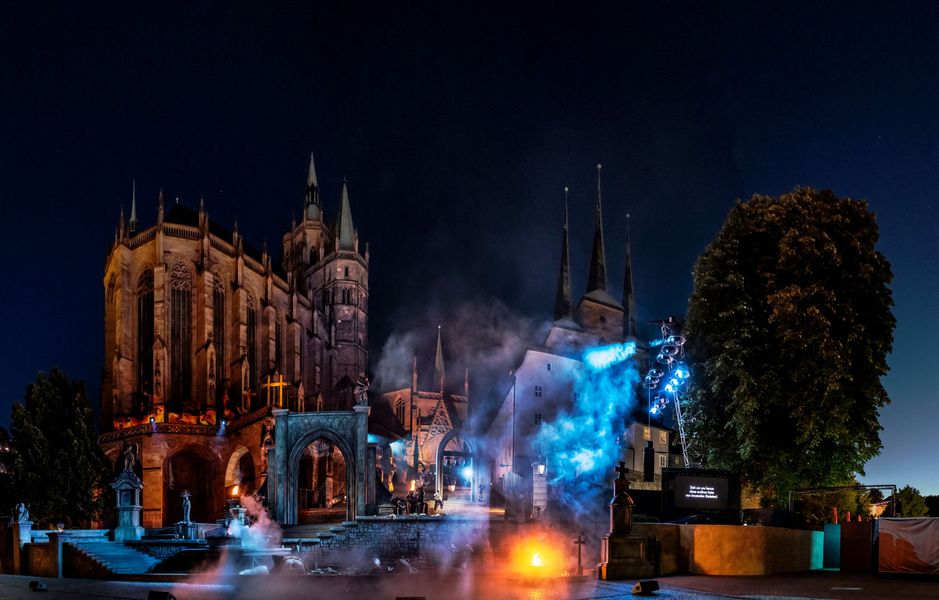 „Fausts Verdammnis“ von Hector Berlioz bei den Erfurter DomStufen-Festspielen 2023, Foto: Theater Erfurt, Lutz Edelhoff