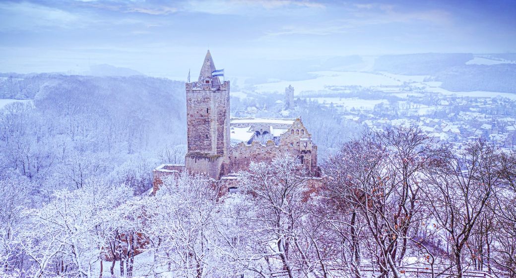Bad Kösen: Blick auf die Rudelsburg in winterlicher Landschaft. Foto: Saale-Unstrut-Tourismus e.V., Falko Matte  