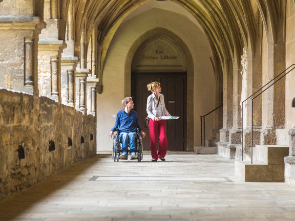 Barrierearmer Rundgang im Naumburger Dom, Foto: Saale-Unstrut-Tourismus e.V., ro:stoff media GbR | Roy Dietrich